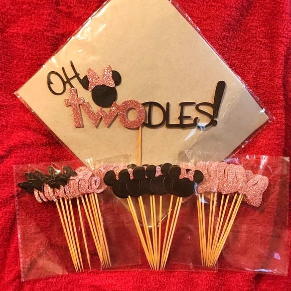 Minni Mouse Cake & Cupcake Toppers - Picture 1 of 5